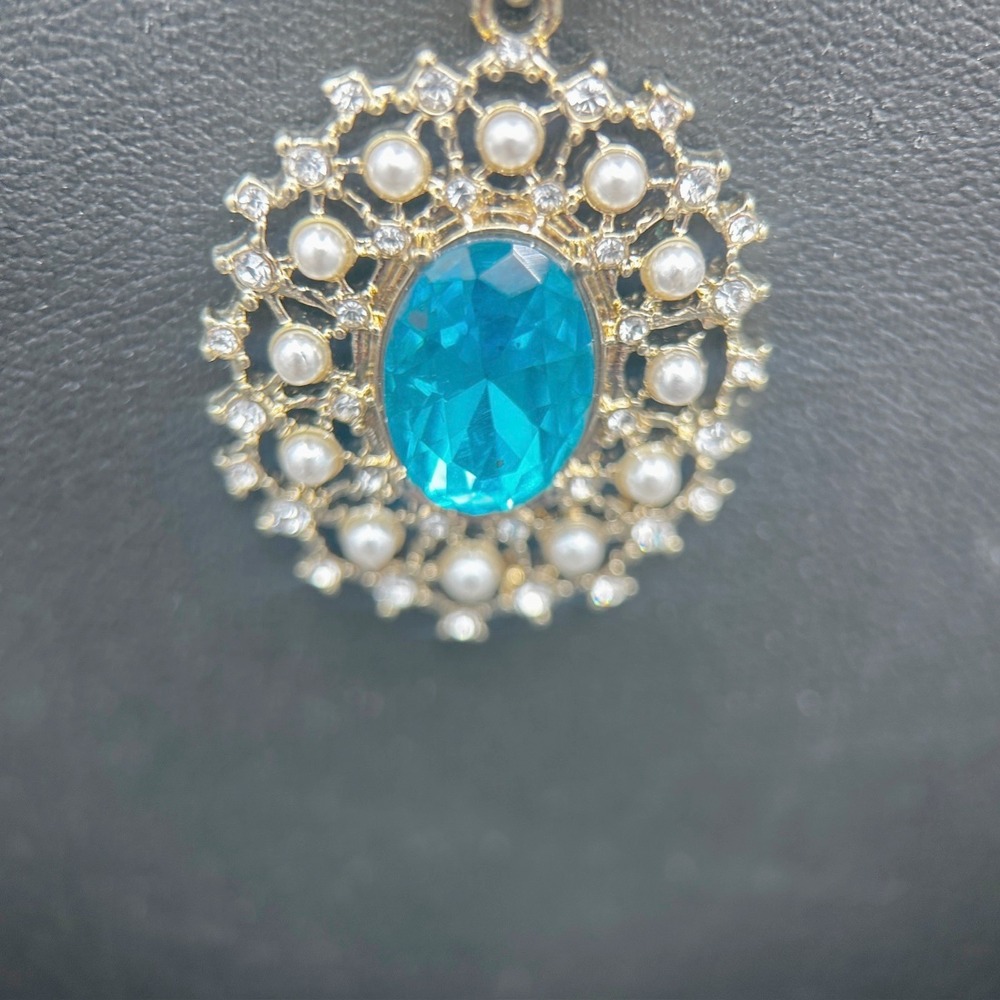 Vintage Gold Filigree Pendant Necklace Teal Oval Crystal Elegant 17inβ